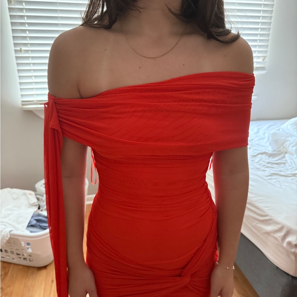 Chic One-Shoulder Red Dress